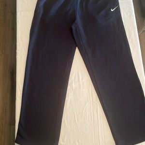Nike men’s sweatpants, size L, navy blue.